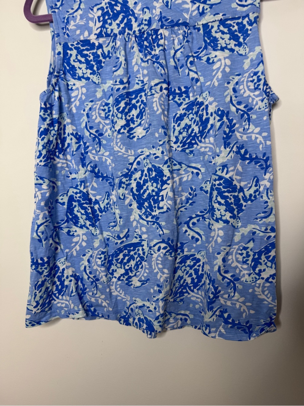 Lilly Pulitzer Blue & White Floral Sleeveless V-Neck Tank - Picture 7 of 7